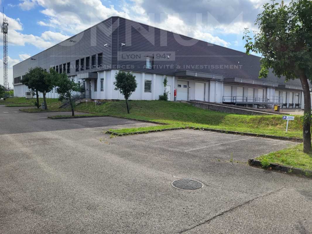 Industriel/Logistique dans Vénissieux à louer Photo de l’immeuble– Image 1 sur 13