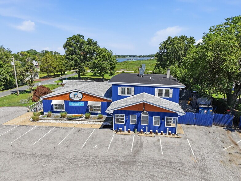 20658 Wilkins Ave, Rock Hall, MD à vendre - Photo de l’immeuble – Image 1 sur 46