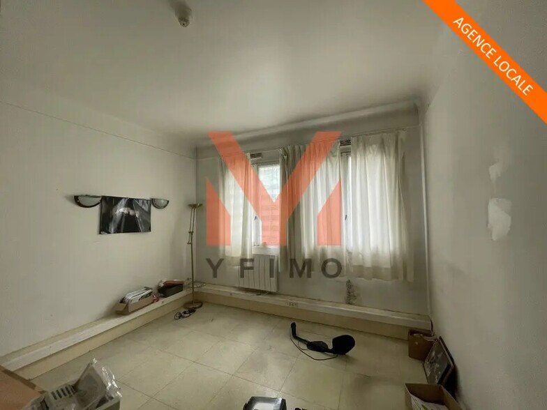 Bureau dans Les Mureaux à vendre - Photo de l’immeuble – Image 2 sur 8