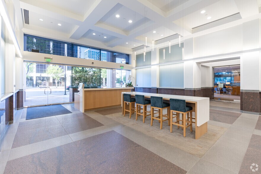 550 N Brand Blvd, Glendale, CA à louer - Photo intérieure – Image 3 sur 26