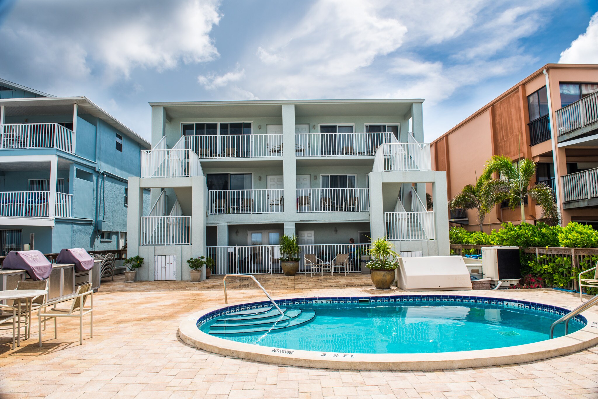 19306 Gulf Blvd, Indian Shores, FL à vendre Photo principale– Image 1 sur 8