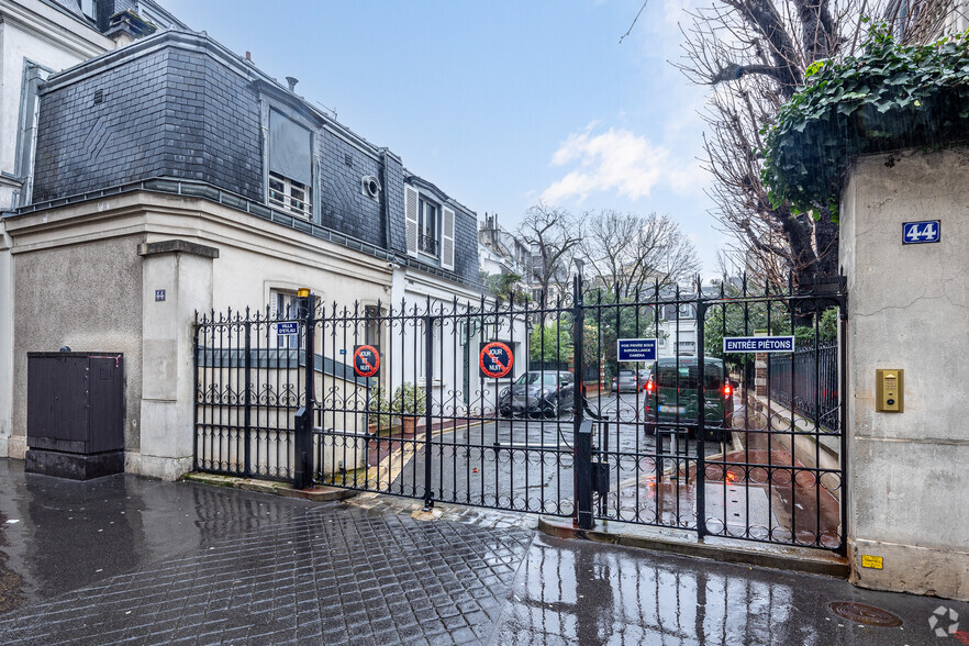 44 Avenue Victor Hugo, Paris à louer - Photo de l’immeuble – Image 2 sur 19