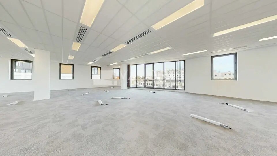 Bureau dans Vénissieux à louer Photo de l’immeuble– Image 1 sur 12