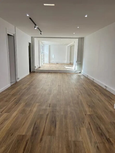 Local commercial dans Boulogne-Billancourt à louer - Photo de l’immeuble – Image 2 sur 9