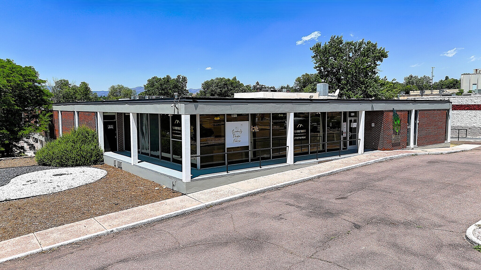 1304 N Academy Blvd, Colorado Springs, CO à vendre Photo de l’immeuble– Image 1 sur 39