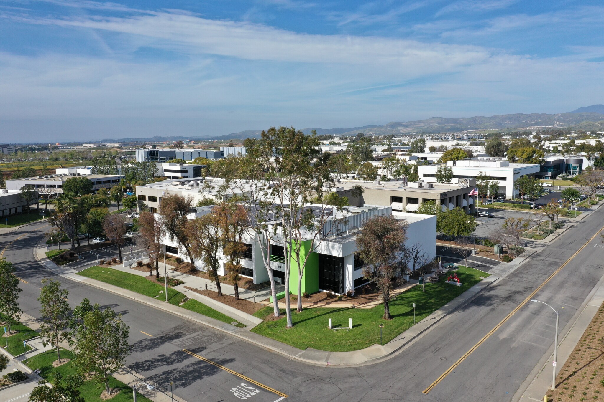 15 Mason, Irvine, CA à louer Photo principale– Image 1 sur 7