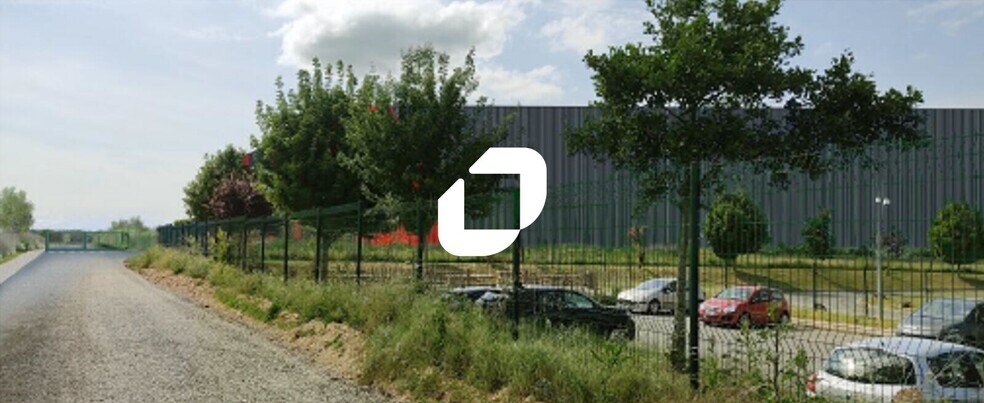 Industriel/Logistique dans Nanteuil-le-Haudouin à louer - Photo de l’immeuble – Image 2 sur 2