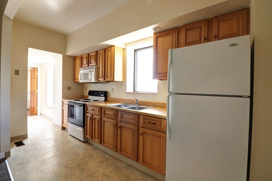 14 E Main St, Waterloo, NY à vendre - Photo de l’immeuble – Image 3 sur 39
