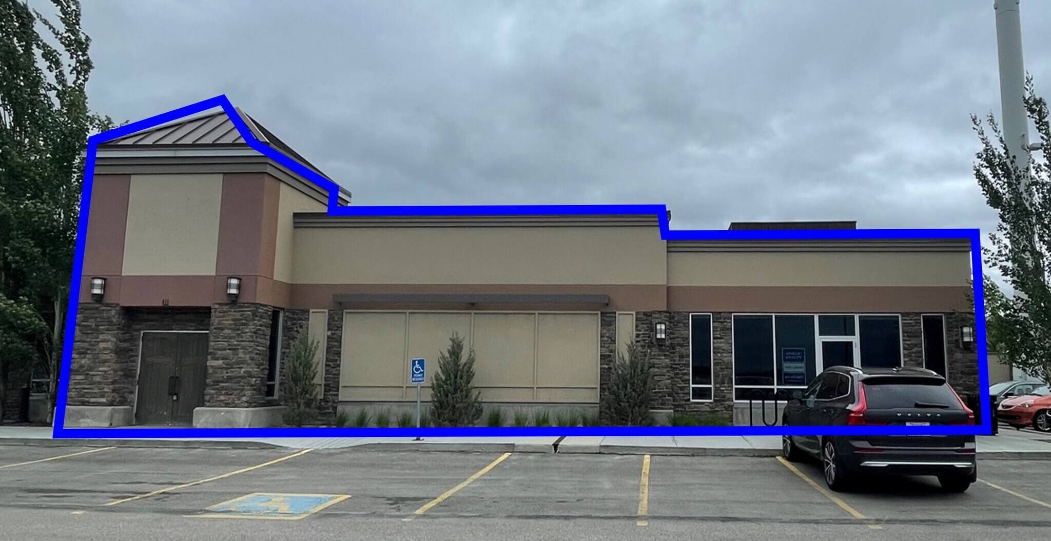 200 Southridge Dr, Okotoks, AB à vendre Photo principale– Image 1 sur 1