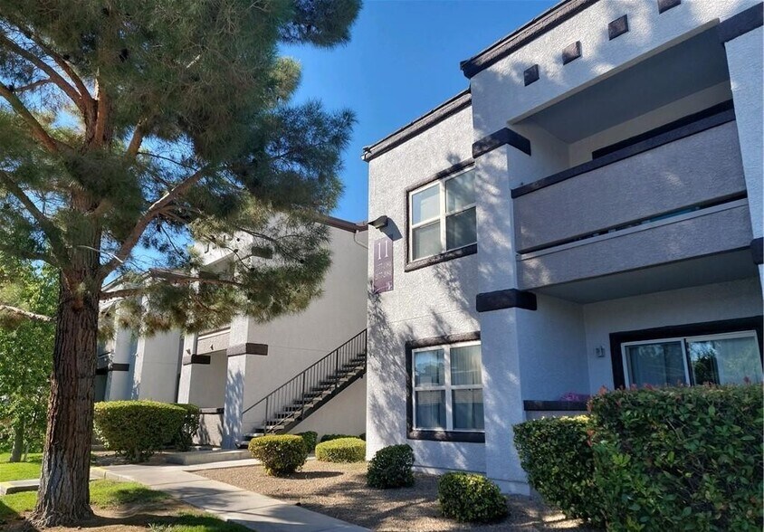 4 condo Las Vegas Portfolio Sale portefeuille de 4 biens à vendre sur LoopNet.fr - Photo principale – Image 1 sur 6