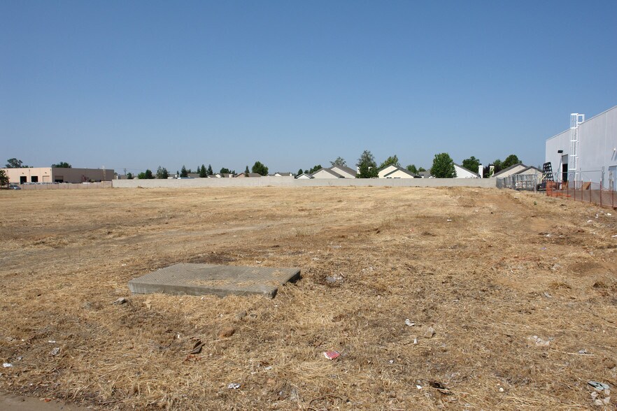 4520-4530 Harlin Dr, Sacramento, CA à vendre - Photo de l’immeuble – Image 2 sur 5