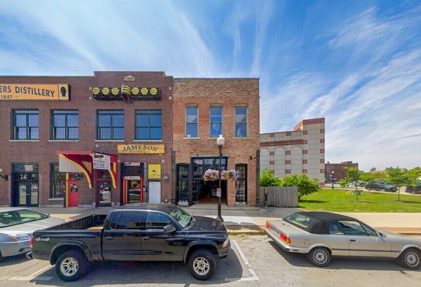 46 W New York St, Aurora, IL à vendre - Photo de l’immeuble – Image 1 sur 5