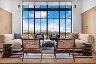 1200 Ponce De Leon Blvd, Coral Gables, FL à louer Photo intérieure– Image 1 sur 4