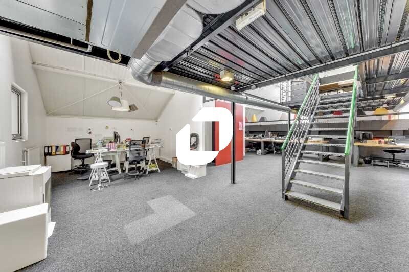 Bureau dans Clichy à louer - Photo de l’immeuble – Image 3 sur 14