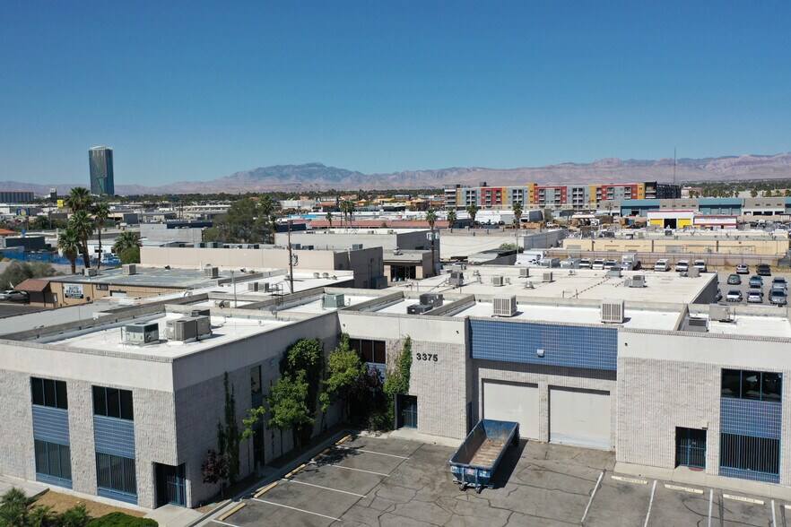 3375 Aldebaran Ave, Las Vegas, NV à vendre - Photo de l’immeuble – Image 2 sur 25
