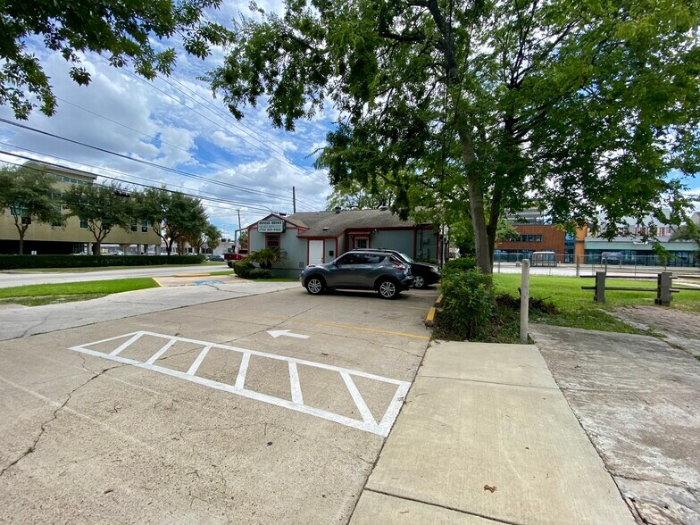 2202 Richmond Ave, Houston, TX à vendre - Photo de l’immeuble – Image 2 sur 18