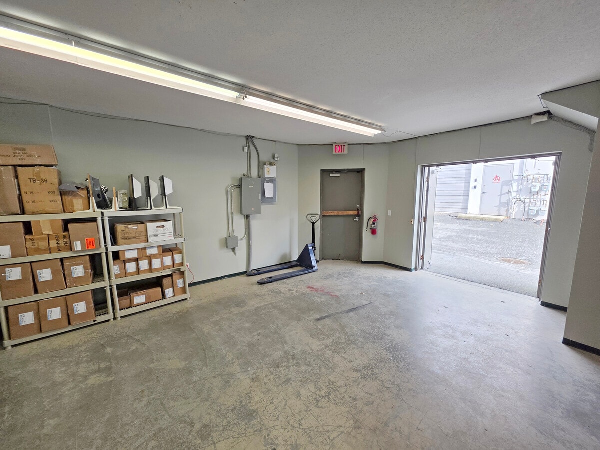 62 Fawcett Rd, Coquitlam, BC V3K 6V5 - Lot 9 -  - Photo intérieure - Image 1 of 3