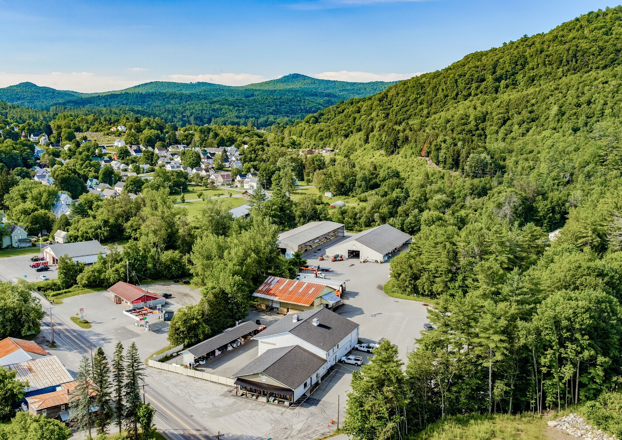 439 Wolcott St, Hardwick, VT à vendre Photo de l’immeuble– Image 1 sur 4