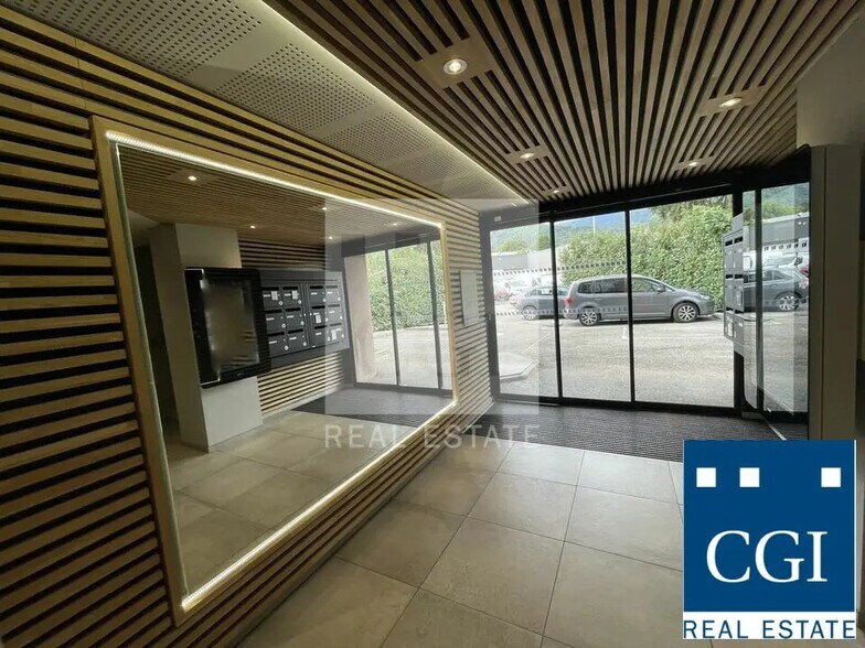 Bureau dans Seyssins à vendre - Photo de l’immeuble – Image 1 sur 4