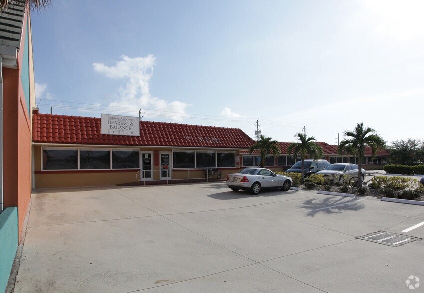 515-523 Cape Coral Pky E, Cape Coral, FL à vendre - Photo de l’immeuble – Image 2 sur 6