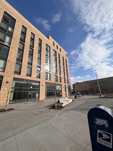 2001 Mott Ave, Far Rockaway, NY à louer - Photo de l’immeuble – Image 3 sur 3