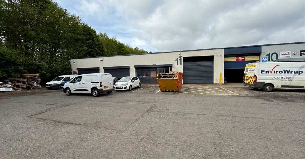 7-11 Kelvin Sq, Livingston à vendre - Photo de l’immeuble – Image 2 sur 5