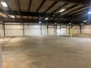 49 Industrial Park Rd, Keeseville, NY à louer Photo intérieure– Image 1 sur 6