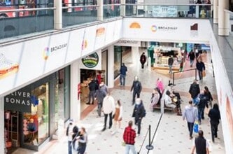 1 Hammersmith Broadway, Londres à louer Photo intérieure– Image 2 sur 2