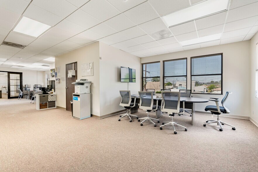 2227 S Atlantic Blvd, Commerce, CA à louer - Photo intérieure – Image 3 sur 10