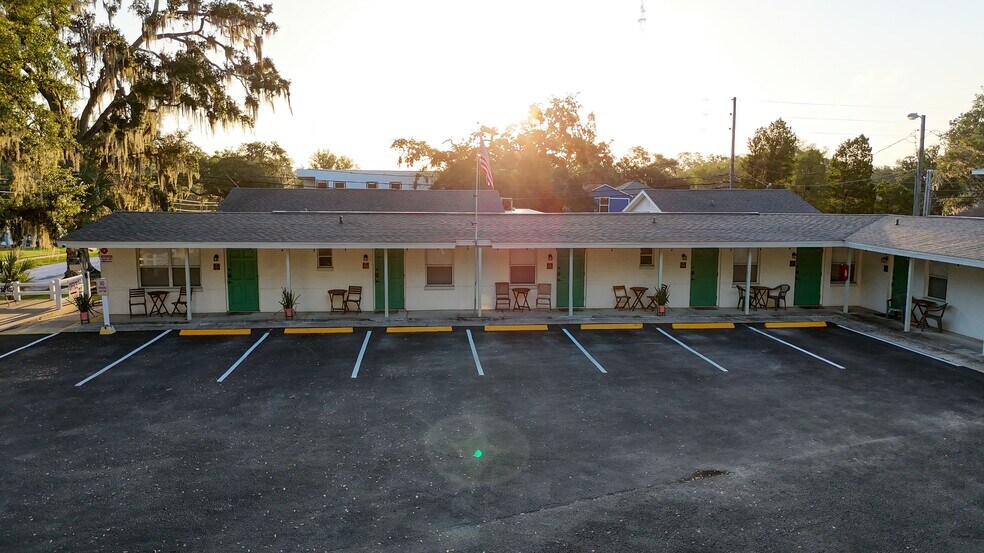 1106 Main St, Safety Harbor, FL à vendre - Photo de l’immeuble – Image 3 sur 22