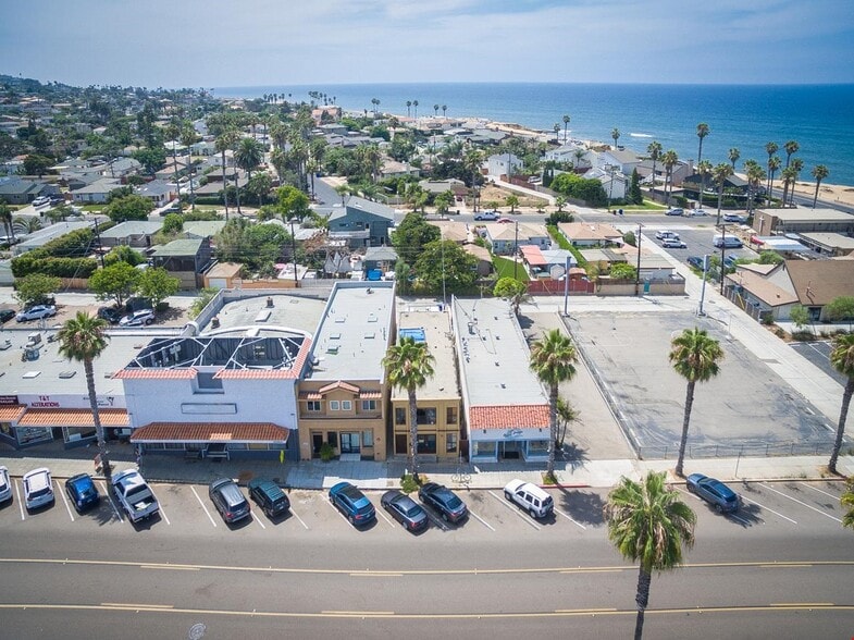 4741 Point Loma Ave, San Diego, CA à vendre - Photo principale – Image 1 sur 76