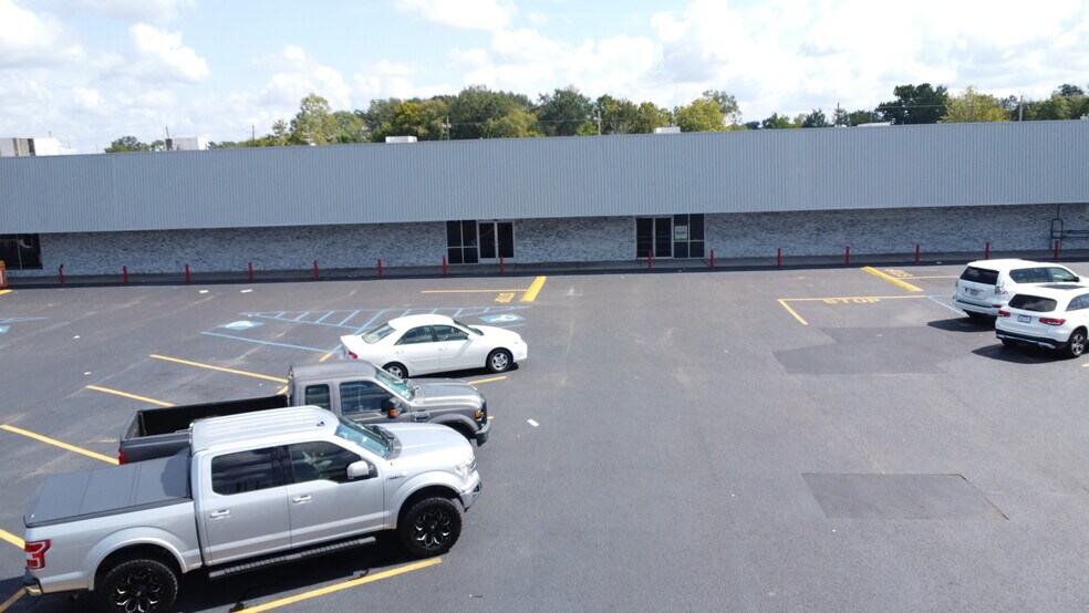 1801-1823 N Sherwood Forest Dr, Baton Rouge, LA à louer - Photo de l’immeuble – Image 2 sur 6