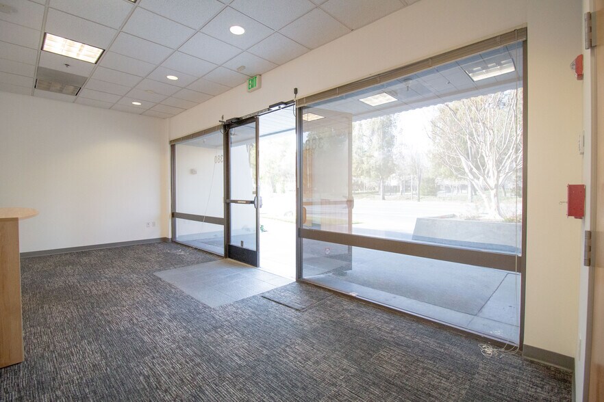 388 Oakmead Pky, Sunnyvale, CA à louer - Photo de l’immeuble – Image 3 sur 15