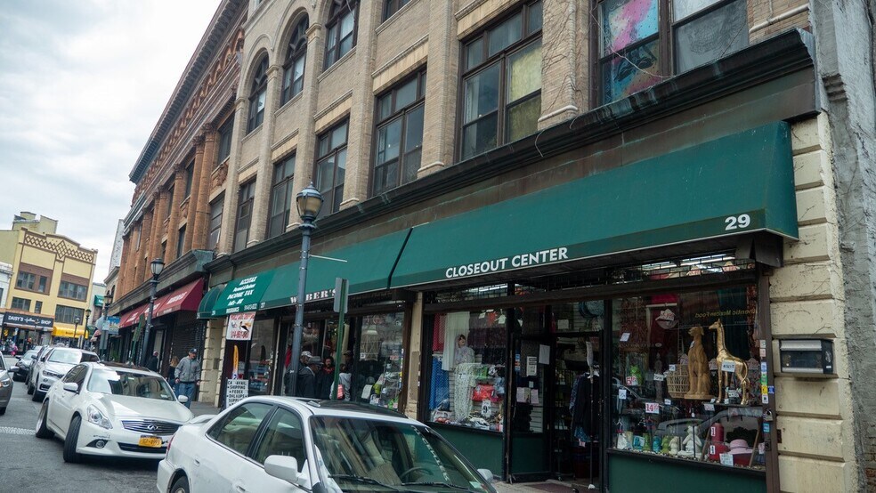 25-29 N Broadway, Yonkers, NY à louer - Photo de l’immeuble – Image 1 sur 6