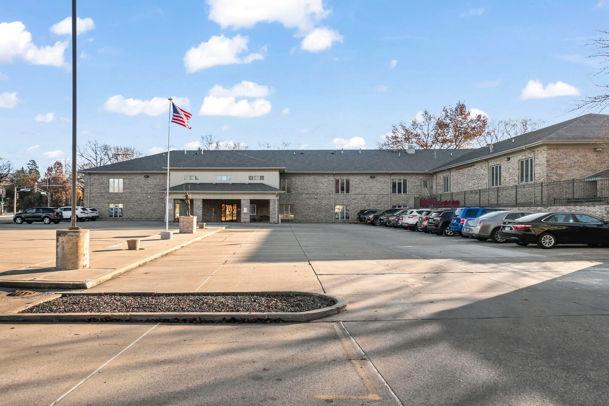 805 Chatham Rd, Springfield, IL à vendre Photo principale– Image 1 sur 38