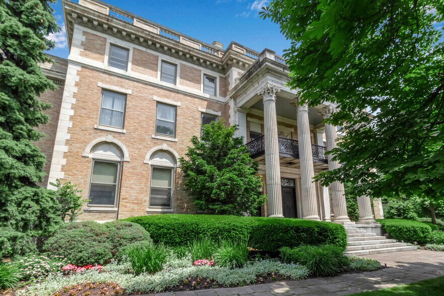672 Delaware Ave, Buffalo, NY à vendre - Photo de l’immeuble – Image 3 sur 23