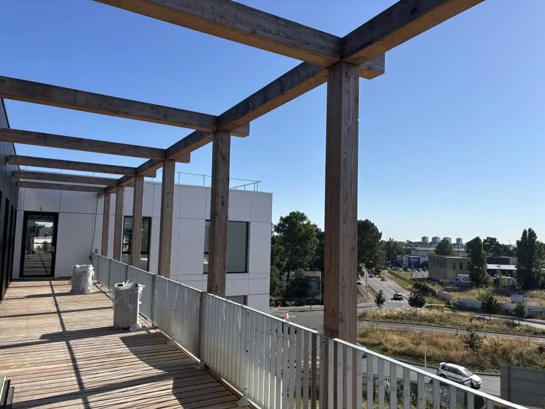 Bureau dans Pessac à louer Photo de l’immeuble– Image 1 sur 3