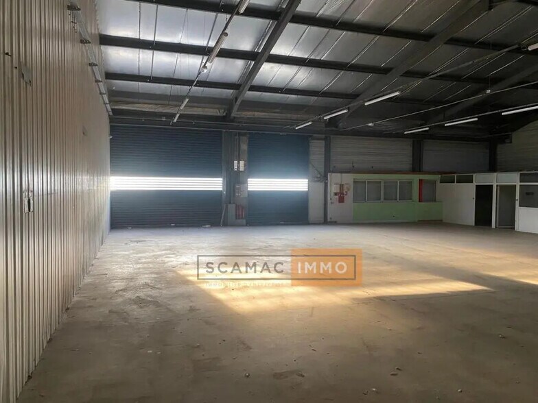 Industriel/Logistique dans La Seyne-sur-Mer à louer - Photo de l’immeuble – Image 1 sur 7