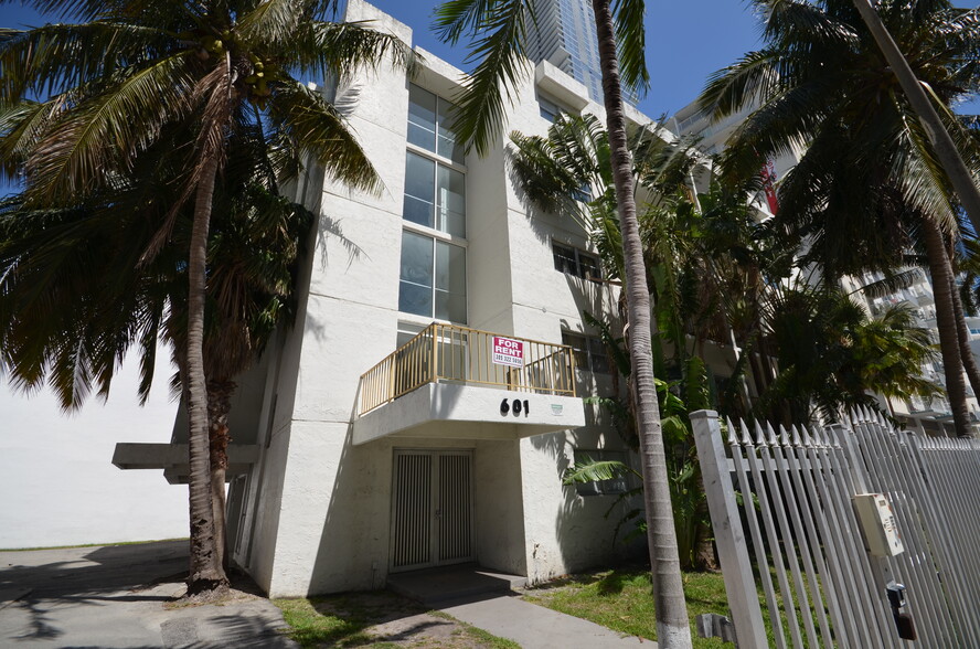 601 NE 22nd St, Miami, FL à vendre - Photo de l’immeuble – Image 2 sur 11
