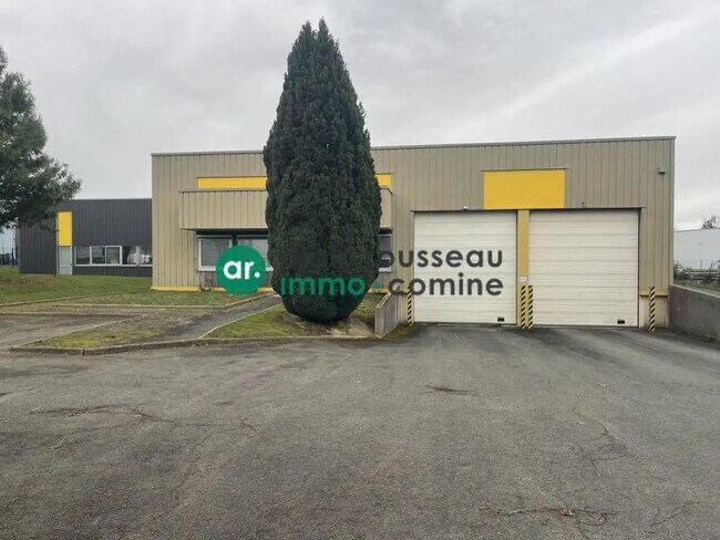 Plus de détails pour Local d’activités à vendre