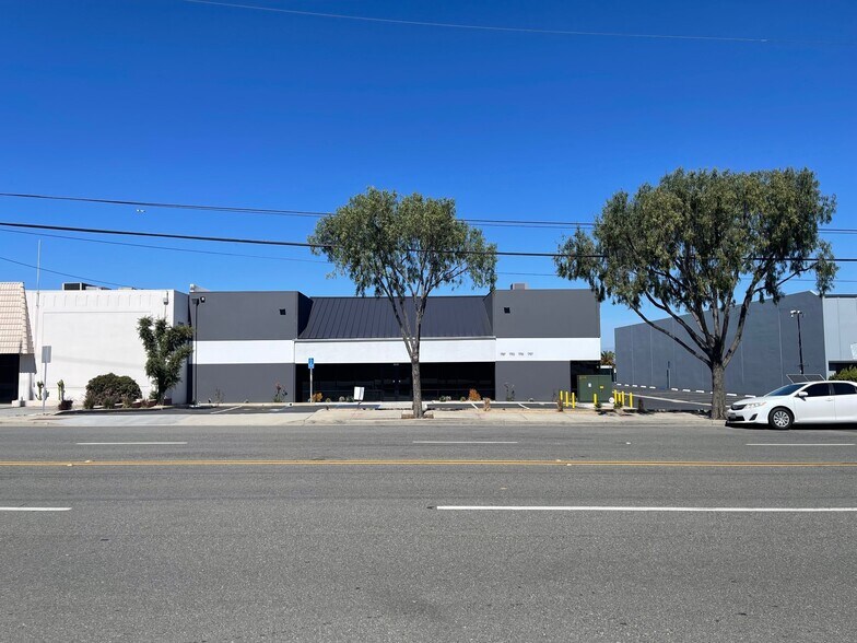 1787-1799 E 28th St, Signal Hill, CA à louer - Photo principale – Image 1 sur 3