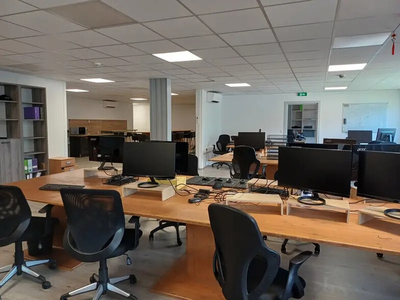 Bureau dans Le Cheylas à louer - Photo de l’immeuble – Image 3 sur 9