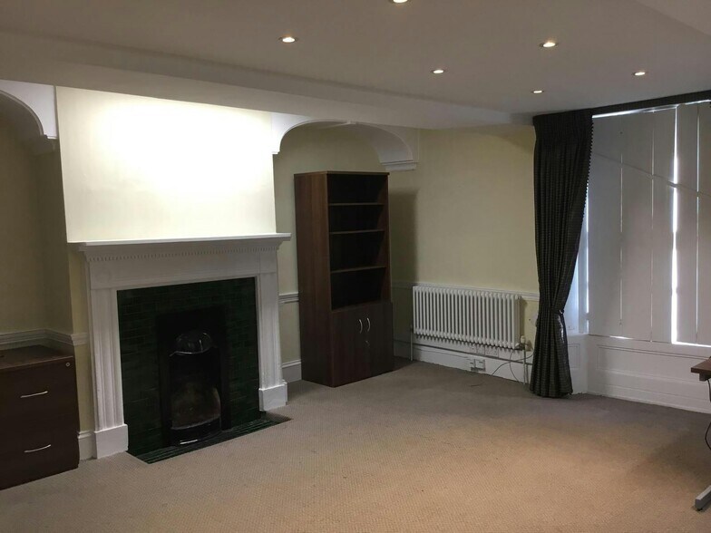 Market St, Hailsham à louer - Photo de l’immeuble – Image 2 sur 10