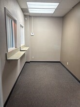 645 W Highway 50, O'Fallon, IL à louer Photo intérieure– Image 2 sur 9