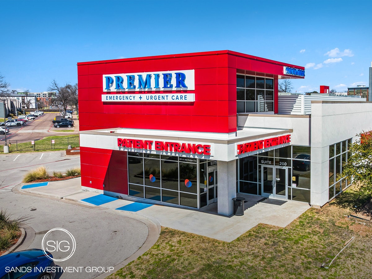 Premier ER + Urgent Care Portfolio (4x) portefeuille de 3 biens à vendre sur LoopNet.fr Photo principale– Image 1 sur 14