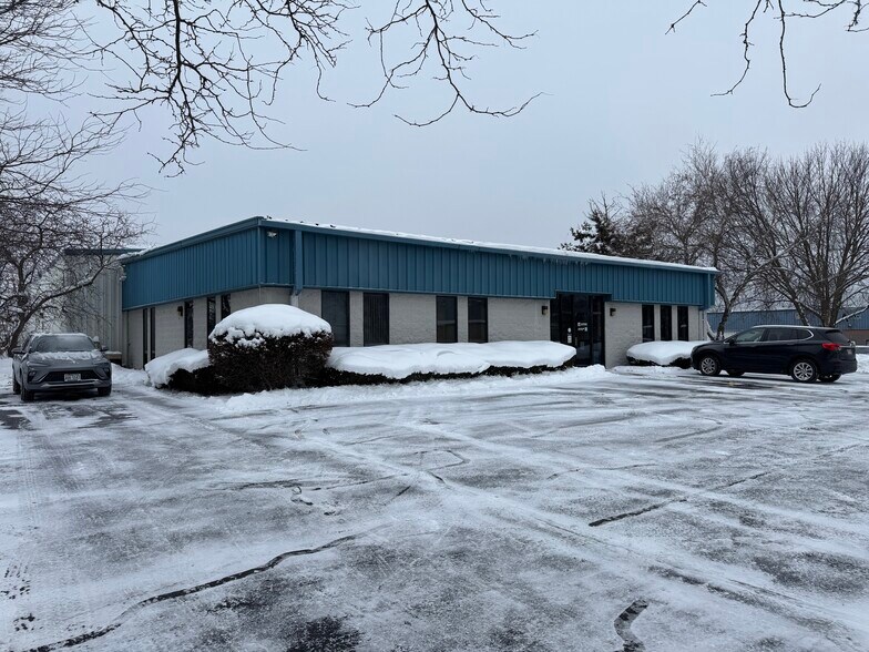 4633 Tompkins Dr, Madison, WI à vendre - Photo de l’immeuble – Image 3 sur 8