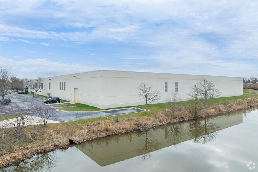 1175 S Frontenac St, Aurora, IL à louer - Photo de l’immeuble – Image 2 sur 5