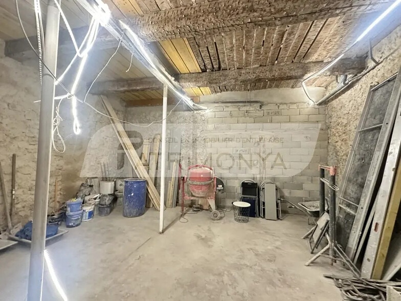 Local commercial dans Marseille à louer - Photo de l’immeuble – Image 3 sur 3