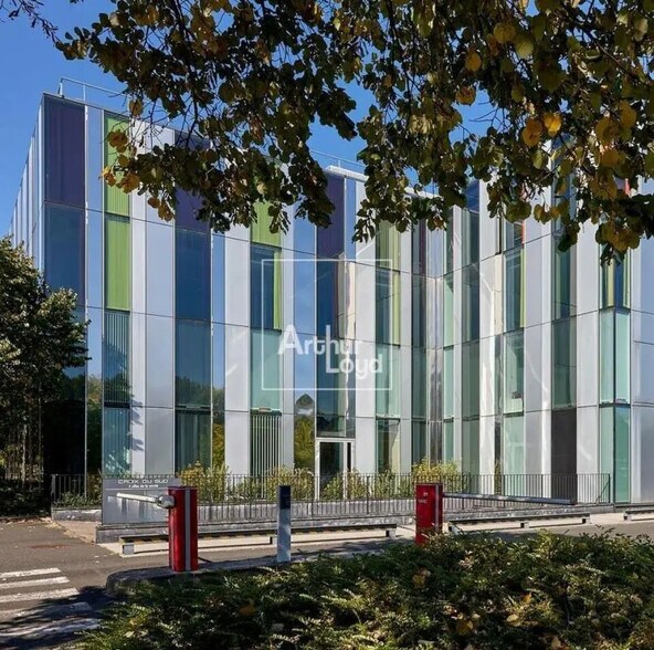 Bureau dans Lieusaint à louer - Photo de l’immeuble – Image 2 sur 2