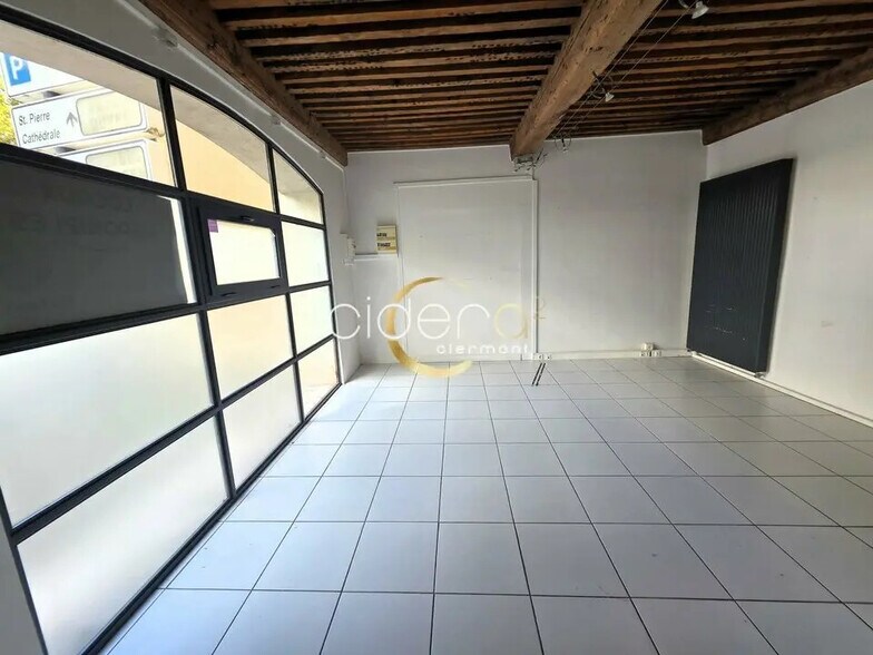 Bureau dans Clermont-Ferrand à vendre - Photo de l’immeuble – Image 2 sur 12